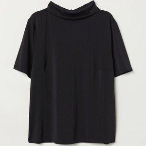 H&M- Black Ladies reverse button down